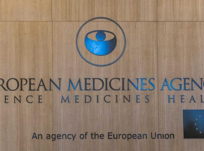 ΕΜΑ: Τα οφέλη του εμβολίου AstraZeneca υπερτερούν των κινδύνων παρενεργειών